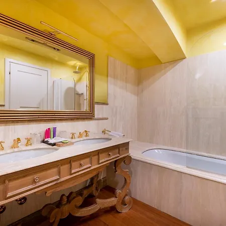 فندق Casa Pavesi جرينزاني كافور