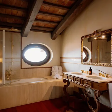 Casa Pavesi فندق جرينزاني كافور