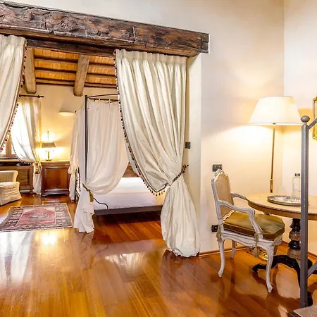Casa Pavesi Hotel 4*