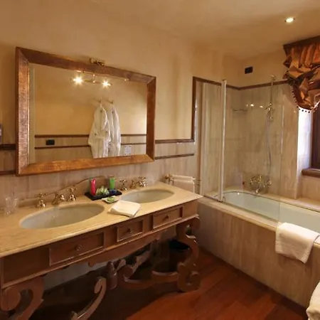 Casa Pavesi فندق جرينزاني كافور