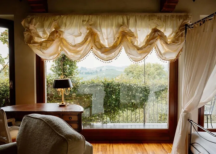 Casa Pavesi 4* Grinzane Cavour